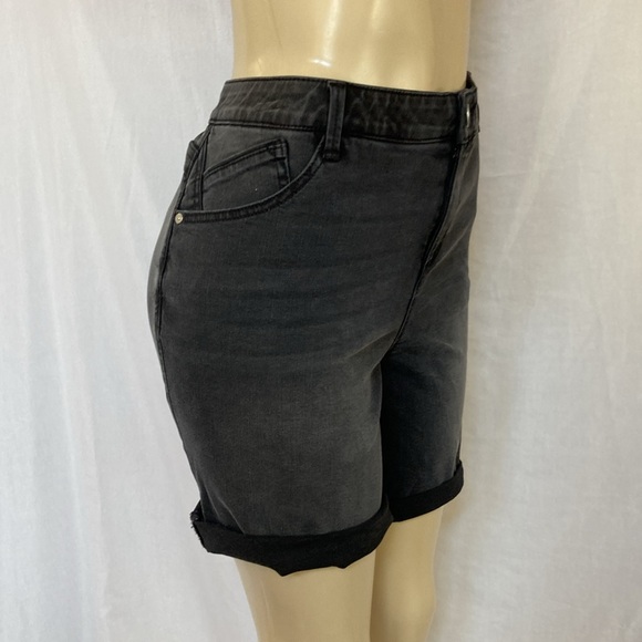 SALE!!! WIT & WISDOM Tummy Control Size 18W Black Vintage Shorts 7” Inseam NWOT - Picture 6 of 7